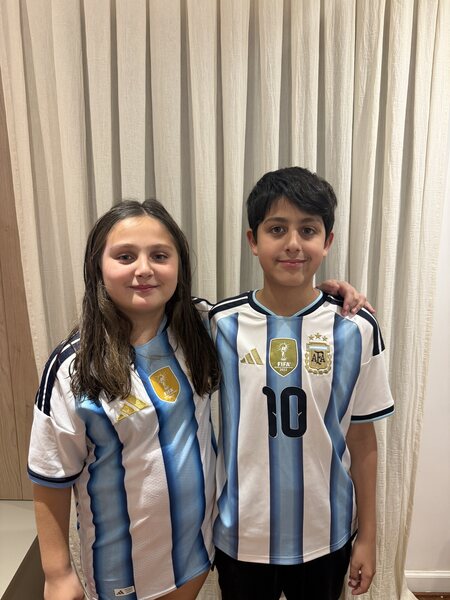 Catalina con la camiseta de Argentina